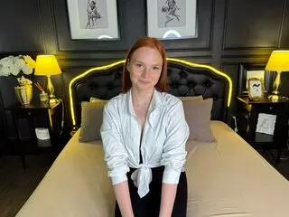 LaraFox livesex